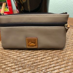 Dooney Bourke Wrislet Wallet NWOT Taupe